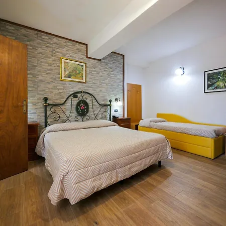 Hotel Bamby 3*