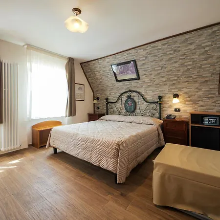 Hotel Bamby 3*